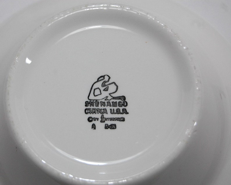 Shenango China Interpace Dessert Bowls Magna Set Of 4 White Avocado Trim 70s Vintage Dishes Modern Angular Bowls Restaurant Ware