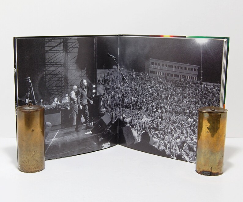 Vintage 1st Printing 1997 Pearl Jam Place/Date, The Official Photographic Record, Softcover Book, Featuring Concert And Band Photography image 7