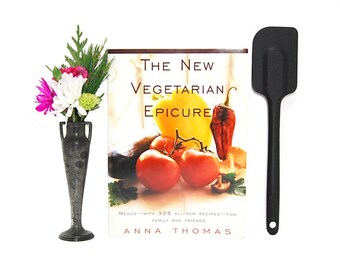 Nouvelle Épicure végétarienne Anna Thomas 1ère édition 1996 Recettes végétariennes Repas sains Ingrédients frais Cuisine locale Dîners végétaliens Slow Food