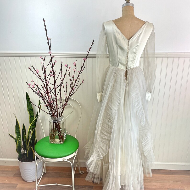Satin and tulle wedding gown size small vintage wedding dress image 5