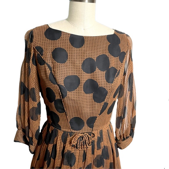 1960s vintage brown and black polka dot dress - s… - image 5