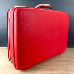 American Tourister Tourister red suitcase 1960s vintage image 5