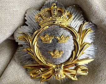 1960s Vintage Vans Authentics Crown and Crest Pin / Pendant #2439