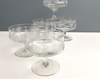 5 coupes à sorbet ou à champagne gravés néoclassique Richmond Richmond, vintage des années 1920