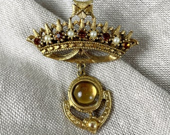 Vintage queen's crown brooch with medallion dangle - 1970s vintage