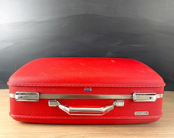 American Tourister "Tourister" red suitcase - 1960s vintage