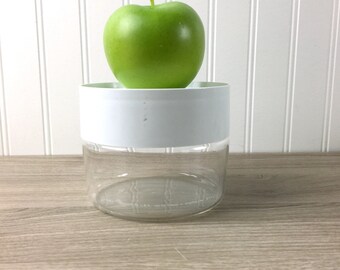 Pyrex See 'n' Store glass and melamine canister - 12 oz size
