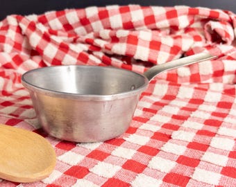 Vintage Wear-Ever No. 65 Aluminum Pan - Double Spout 5" Pan - 1930s Farmhouse Kitchen