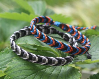 Pulsera de cuerda de la amistad / Cordón tejido estilo surfero / Pulsera bohemia de macramé hecha a mano / Regalo unisex de verano
