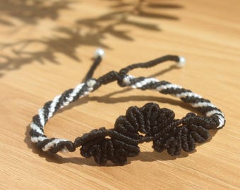 Pulsera de la amistad de macramé negro / Joyería de nudo tejido / Regalo minimalista de cuerda para ella