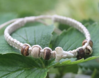 Pulsera surfera / Joyería de cordón de algodón / Diseño de macramé con cuentas de madera / Estilo bohemio oceánico / Regalo unisex de amistad playera