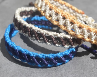 Pulsera surfera / Joyería de cordón encerado tejido / Macramé bohemio hecho a mano / Regalo unisex de amistad para playa y verano
