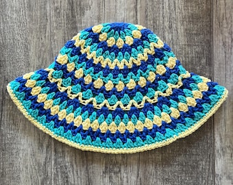Gehaakte vissershoed | Handgemaakt | Gestreepte kleurrijke slouchy-stijl | Oversized kelp-stijl