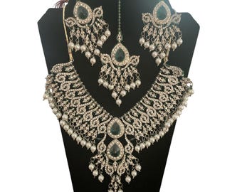 Pakistani Indian Jewelry Set: Bridal Necklace Earrings & Tikka - Green