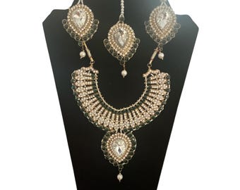 Pakistani Indian Jewelry Set: Bridal Necklace Earrings & Tikka - Green