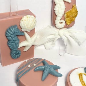 DELUXE PACKAGE includes 1 dozen of each Cakesicles, Cake pops, Oreos, pretzels & Rice Krispies