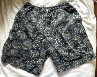 Abercrombie & Fitch preppy shorts i grått, abstrakt paisleymönster från 90-talet, herrstorlek S, storlek S