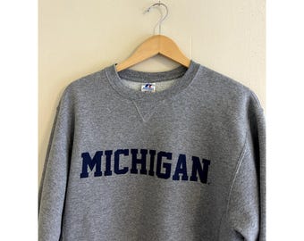 Sudadera vintage gris estilo años 20 de la Universidad de Michigan con cuello redondo, talla M para hombre.