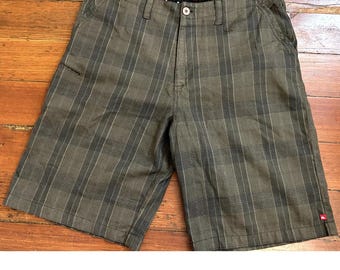 Pantalones cortos largos holgados estilo vintage Y2K de Quiksilver, bordados, a cuadros marrones, para hombre, talla 36 de cintura.