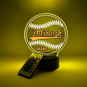 Luminária noturna personalizada com tema de beisebol de Pittsburgh para decoração de quarto masculino.