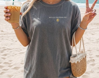 Hello Sunshine T-Shirt, Boho Sommer Shirt für Frauen, trendige Taschengrafik, Sommerferien Shirt, minimalistisches Sommer Top, Positivität