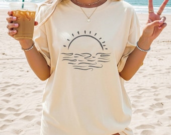 Retro Sunset Shirt, Boho Summer Shirt for Women, Cute Sunshine Top, Summer Vacation, Beach Trip Shirt, Ocean Graphic Tee, Travel Shirt