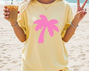 Pink Palm Tree T-Shirt, Boho Summer Shirt for Women, Cute Tropical Top, Trendy Palm Tree Shirt for Summer Vacation, Minimalist Summer Top