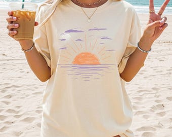 Retro Sunset Shirt, Boho Summer Shirt for Women, Artsy Sunshine Top, Summer Vacation, Trendy Beach Shirt, Ocean Graphic Tee, Travel Shirt