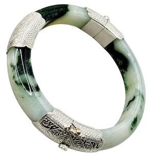 Naturligt burmesiskt jadeitarmband – 925 sterlingsilver – öppet spänne med fjädrar – Unikt i sitt slag