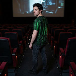 Camiseta Matrix Code Rain / Camiseta gráfica Cyberpunk binaria verde / Regalo de ciencia ficción para hackers imagen 7