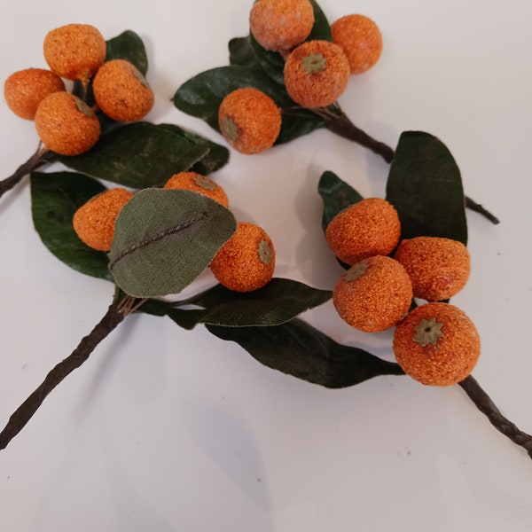 Vintage Wired Artificial Berries, Vintage Centerpiece Display, Vintage Orange Berries, Vintage Display, Flower Arranging, Vintage Millinery