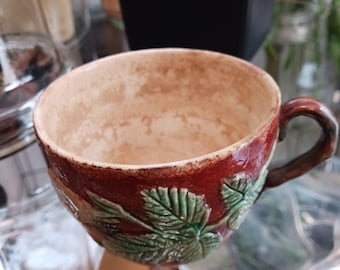 Antique Majolica Blackberry Teacup: Mottled Glaze Cup