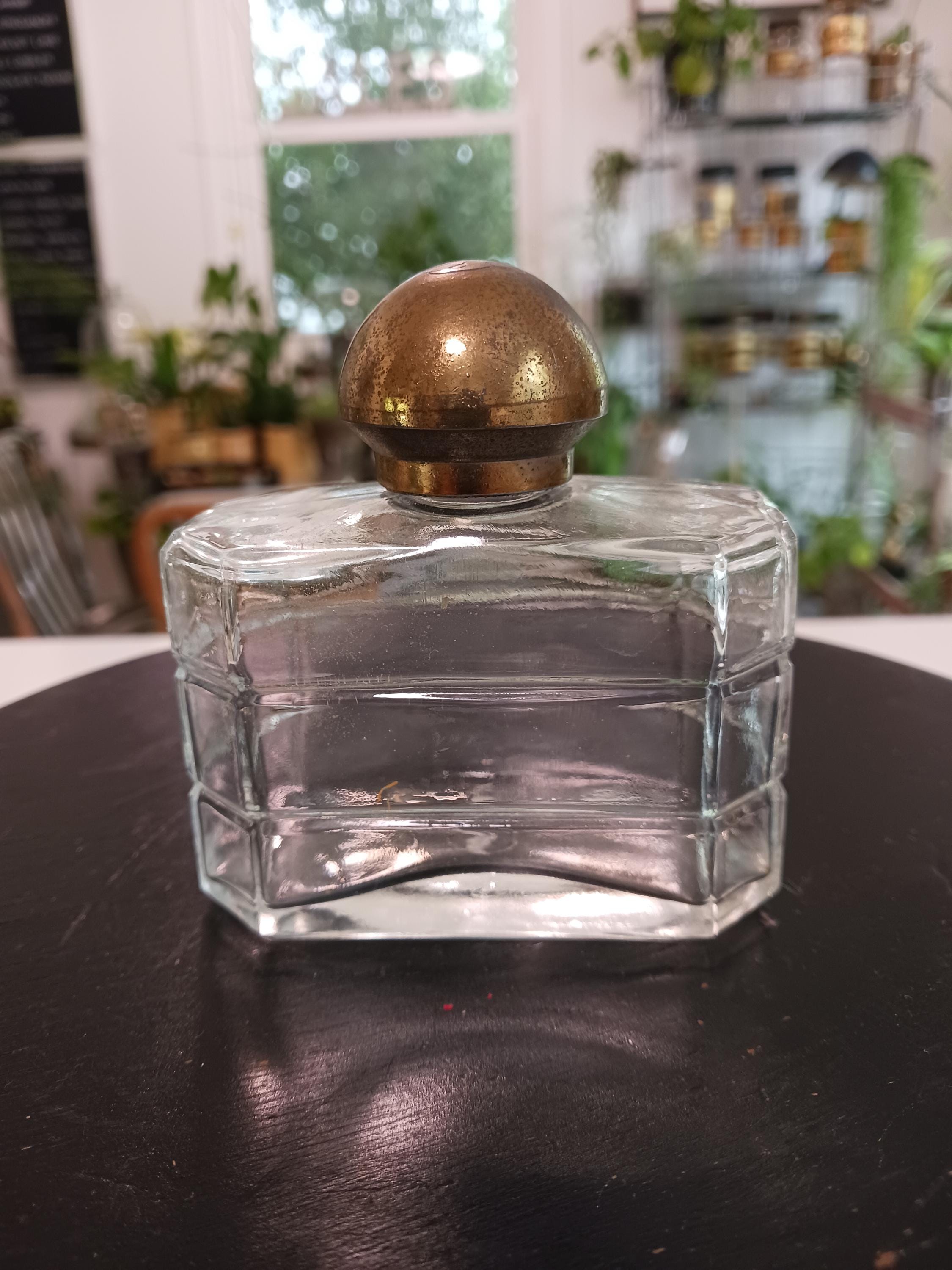 Flacon de parfum en verre bleuté