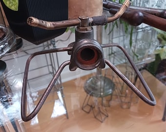 Vintage-Gartensprenger aus Metall, patiniertes Ausstellungsstück, Vintage-Gartendekoration, Vintage-Sprinkler