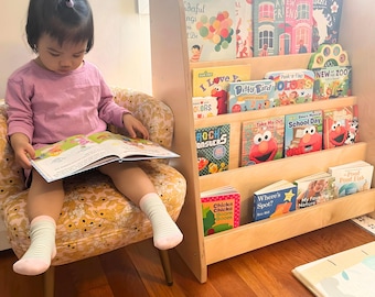 Tiered Montessori Bookshelf – Wooden Forward-Facing Book Display for Kids | Handmade Children’s Furniture