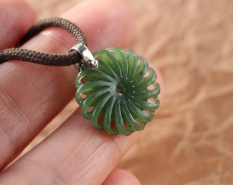 ビルマ産本翡翠龍ペンダントネックレス：グレードA翡翠 - Etsy 日本