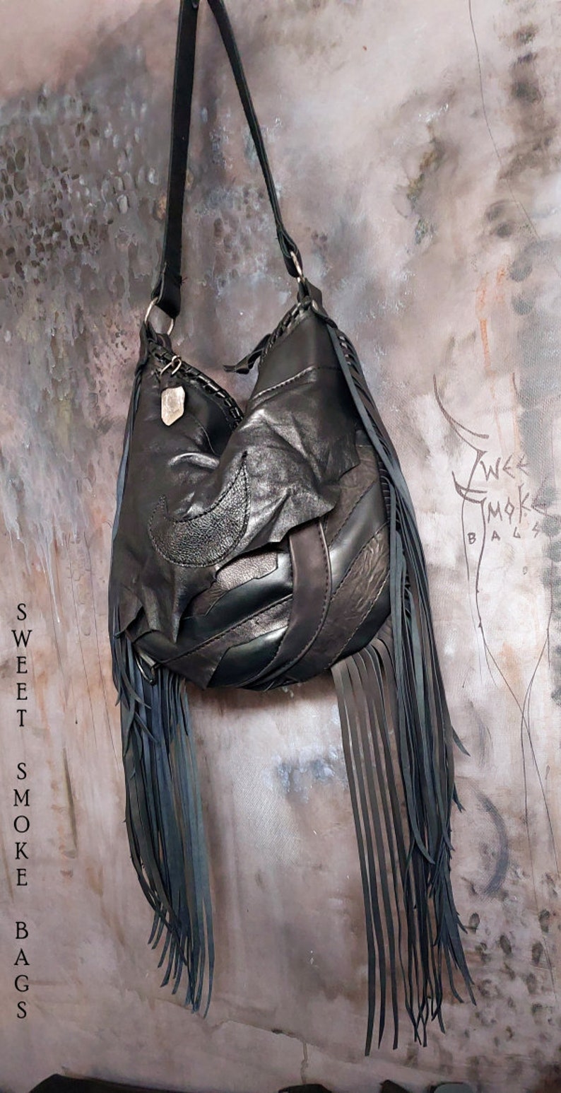 Black fringed fringe bag crescent moon metalhead goth gothic purse leather designer sweet smoke bags bike purse chain zdjęcie 2