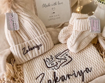 Personalised baby blanket with Arabic and English baby’s name embroidered.