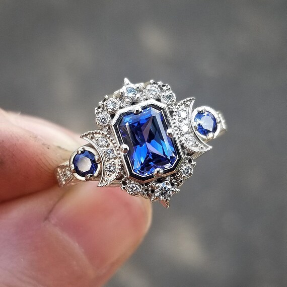 Blue moon diamond ring deals