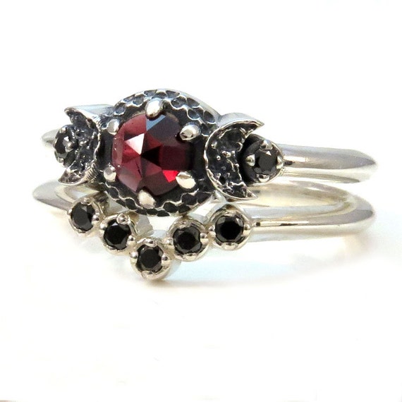 Moon Ring Set - Garnet and Black Diamonds Engagment Ring and Wedding Band in Sterling Silver