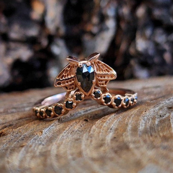 Black diamond chevron ring deals