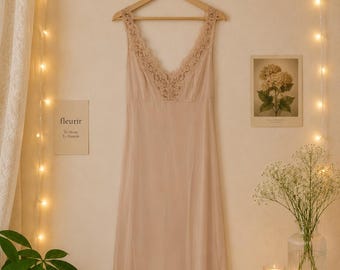 1980s La Castellana Italian Slip Dress – Peach Lace – Size 48 ( M/L)
