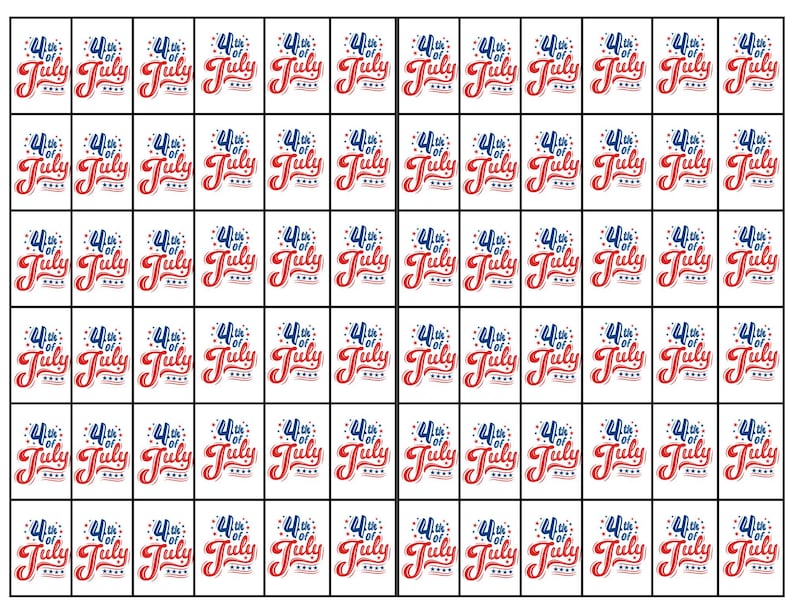 K&ouml;nnte beinhalten: Ein Raster rechteckiger Aufkleber, die jeweils den Text "4th of July" in roter Schrift mit blauen Akzenten und Sternen zeigen. Das Design wiederholt sich auf dem wei&szlig;en Hintergrund und erzeugt ein patriotisches Muster.