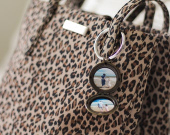 Bronke Locket Llavero - Llavero de Medallón - Medallón Personalizado - Locket para Hombres - Su y Sus Bolsillos - Locket con Imágenes