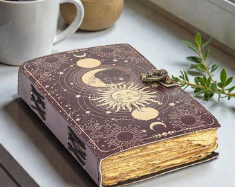 Diario grimorio de cuero hecho a mano, Sol y Luna, candado vintage