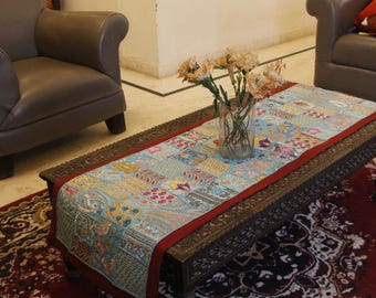 Runner da tavolo patchwork Khambadiya fatto a mano: decorazione vintage in lino trapuntato, runner in cotone ricamato