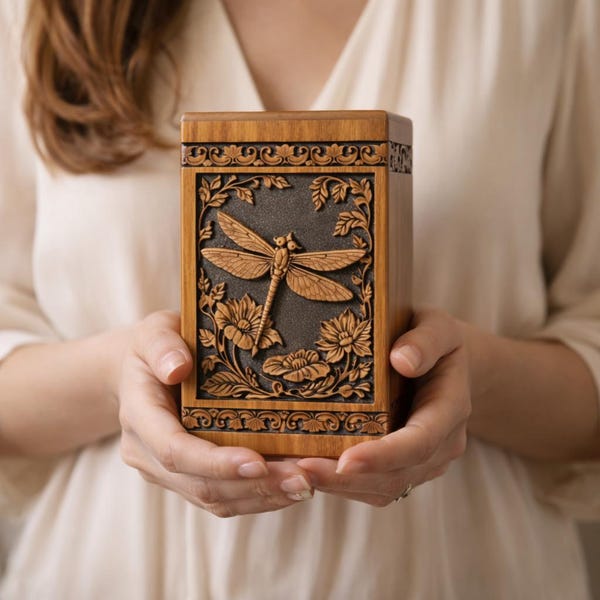 Urna funeraria de madera personalizada – Caja conmemorativa con libélula grabada – Recuerdo funerario de palisandro hecho a mano /