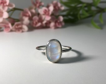 Oval Mother of Pearl Sterling Silver Ring, Dainty Minimalist Band