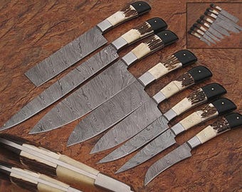 Juego de cuchillos de cocina de acero de Damasco hechos a mano (8 piezas) / Cuchillos de chef personalizados con mangos de asta de ciervo