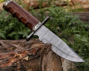 Cuchillo artístico de acero de Damasco hecho a mano con mango de madera y funda de cuero – Regalo de colección